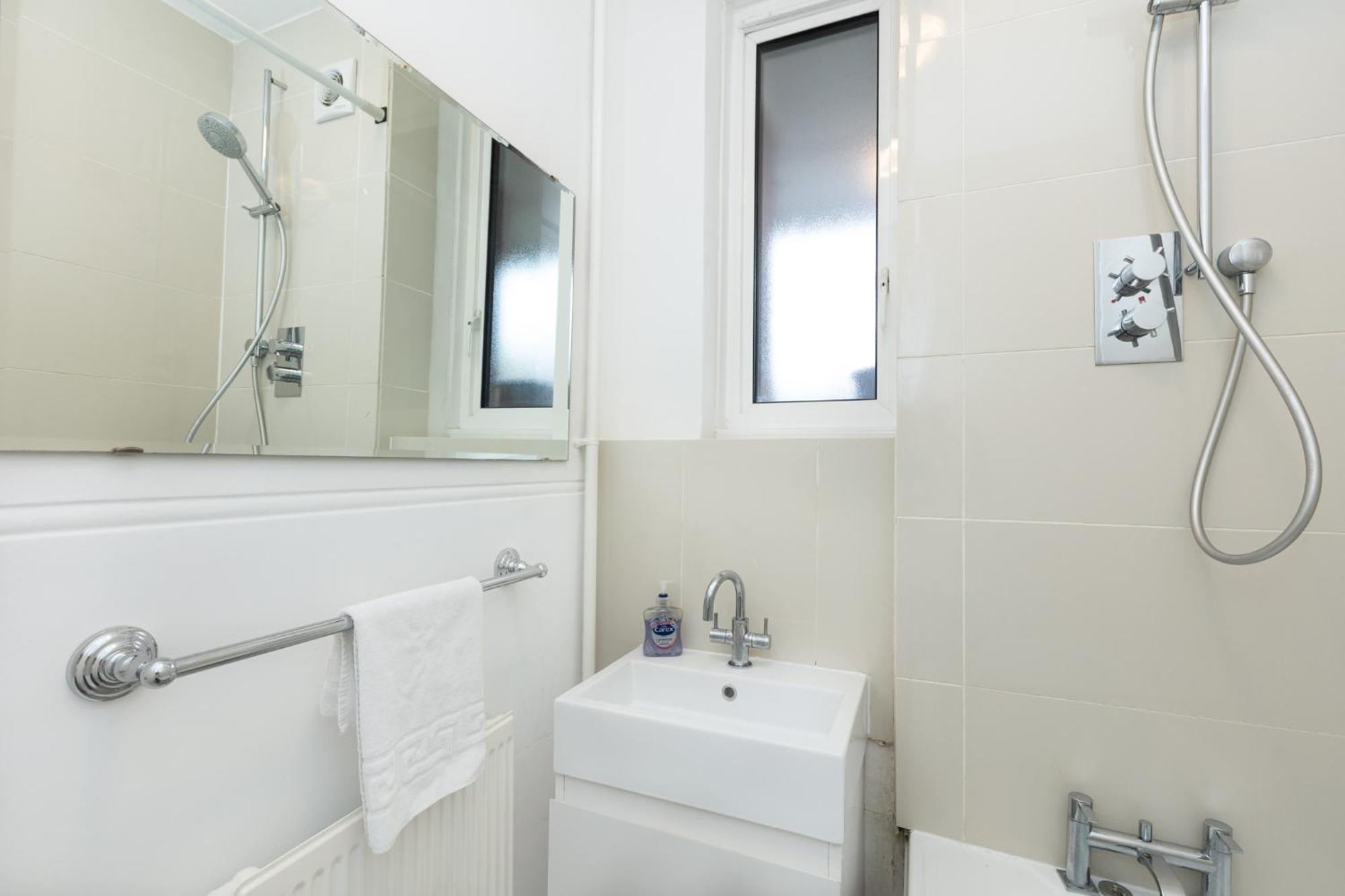 Bright Modern 1 Bedroom Flat, 5 Min To Vauxhall St Лондон Экстерьер фото