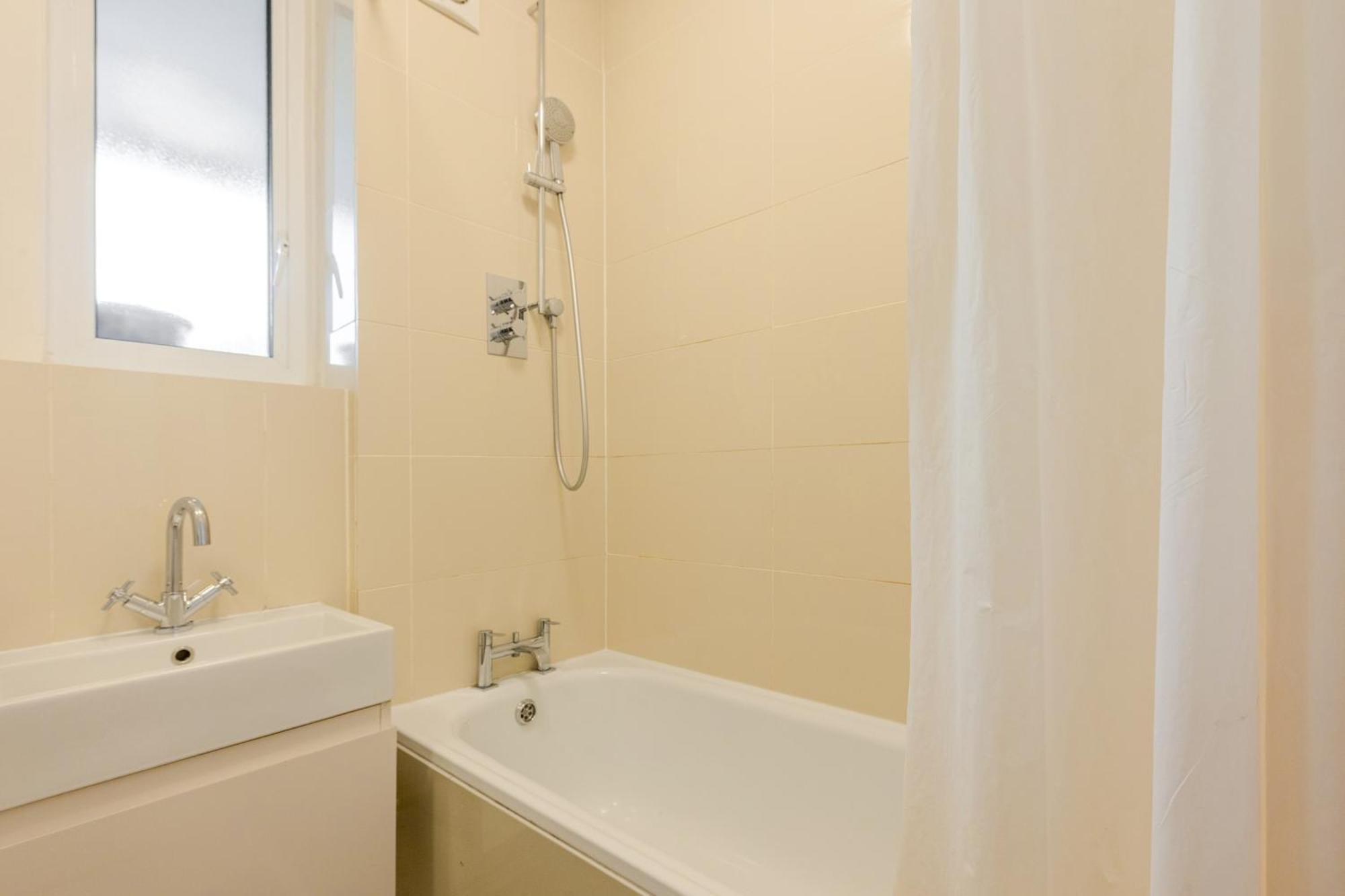 Bright Modern 1 Bedroom Flat, 5 Min To Vauxhall St Лондон Экстерьер фото