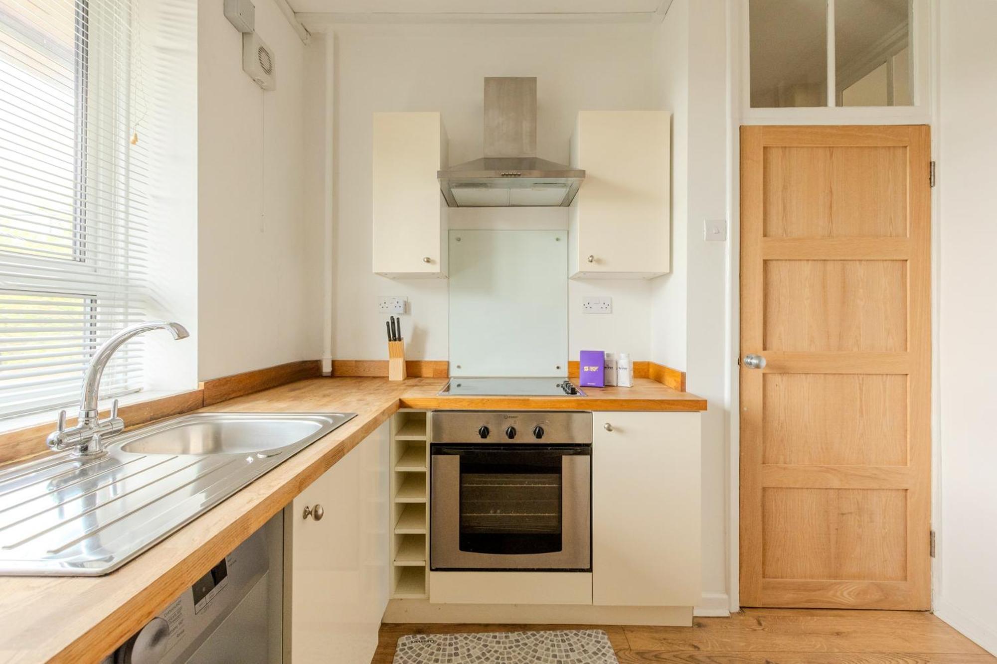 Bright Modern 1 Bedroom Flat, 5 Min To Vauxhall St Лондон Экстерьер фото